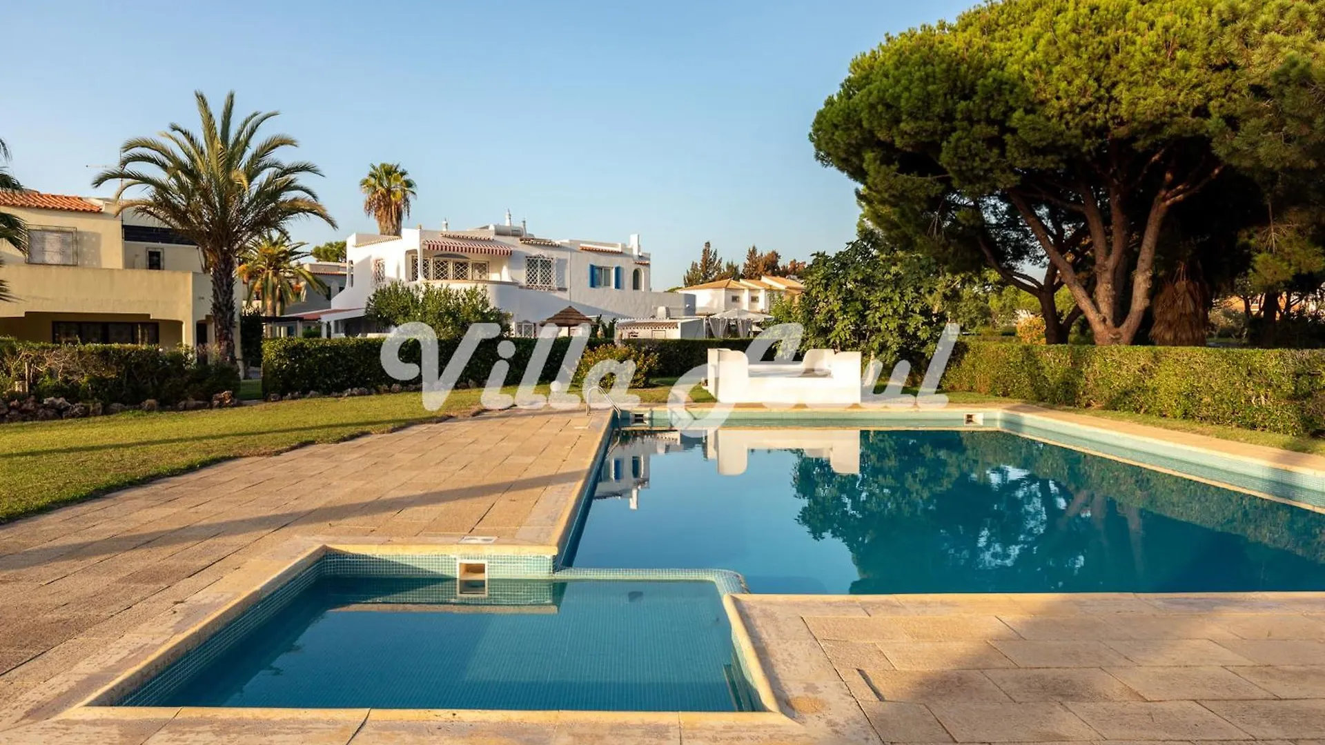 Elegant Villa With Private Pool In Quarteira Vilamoura