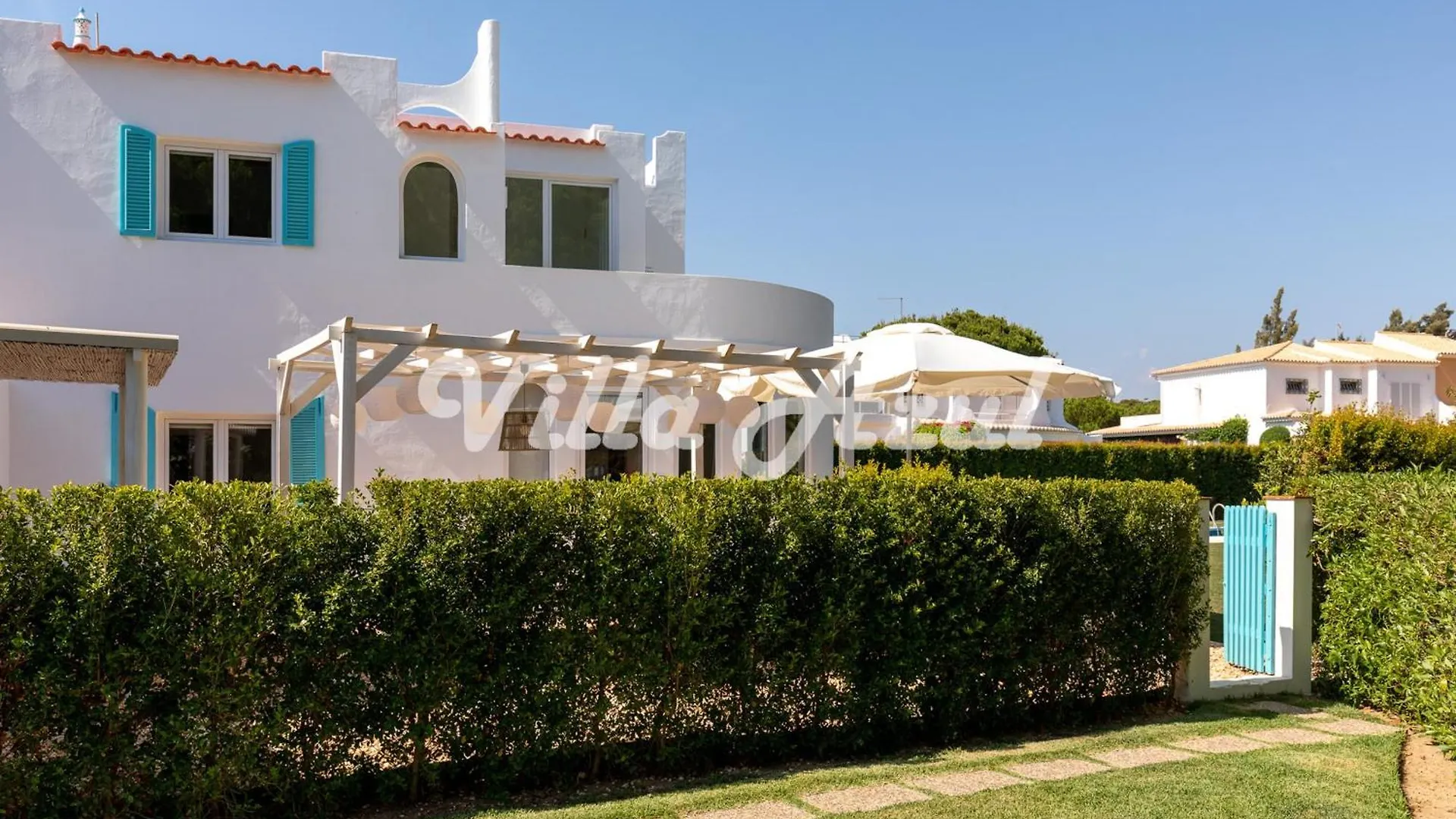 Elegant Villa With Private Pool In Quarteira 维拉摩拉