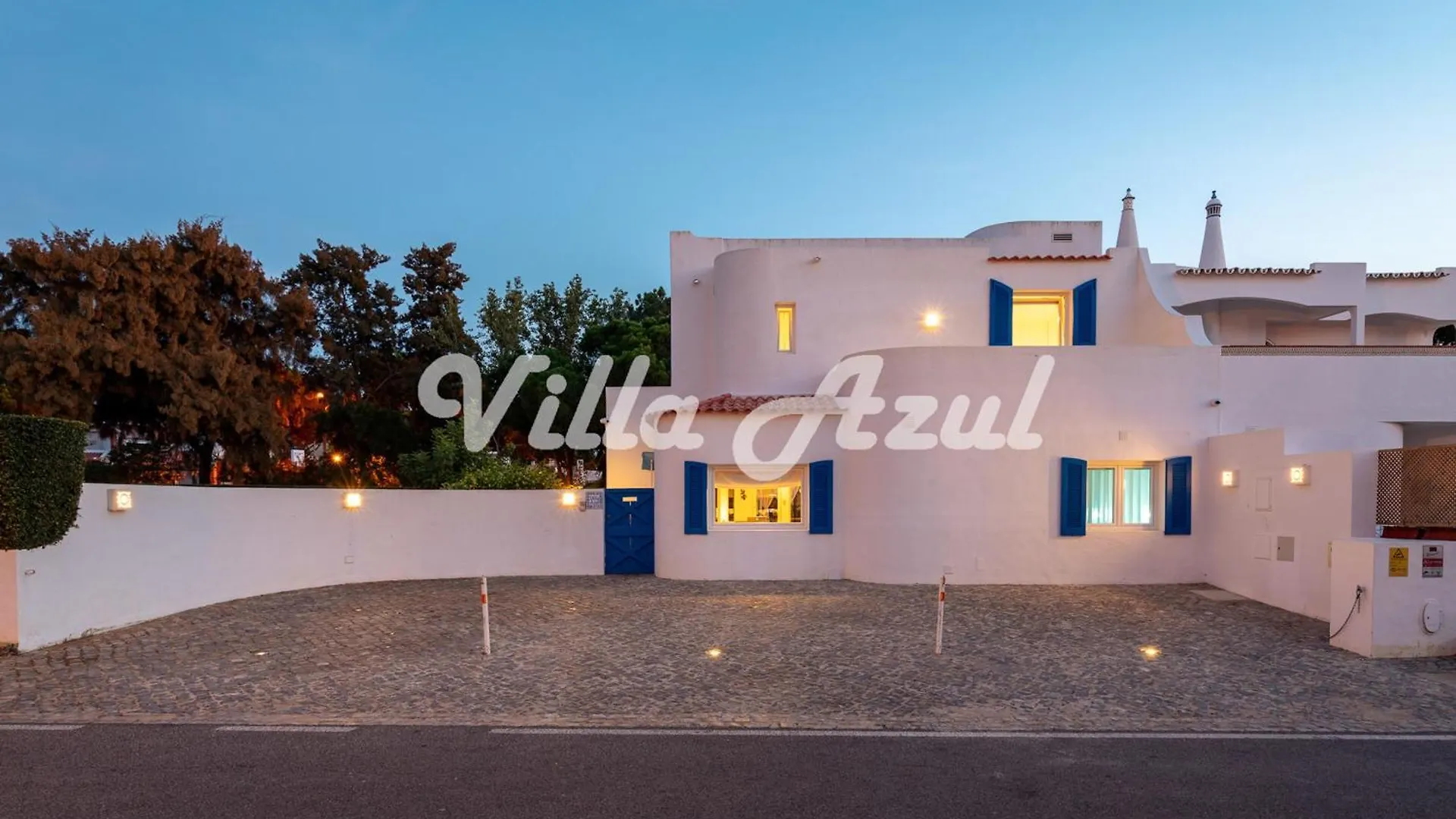 Elegant Villa With Private Pool In Quarteira Vilamoura