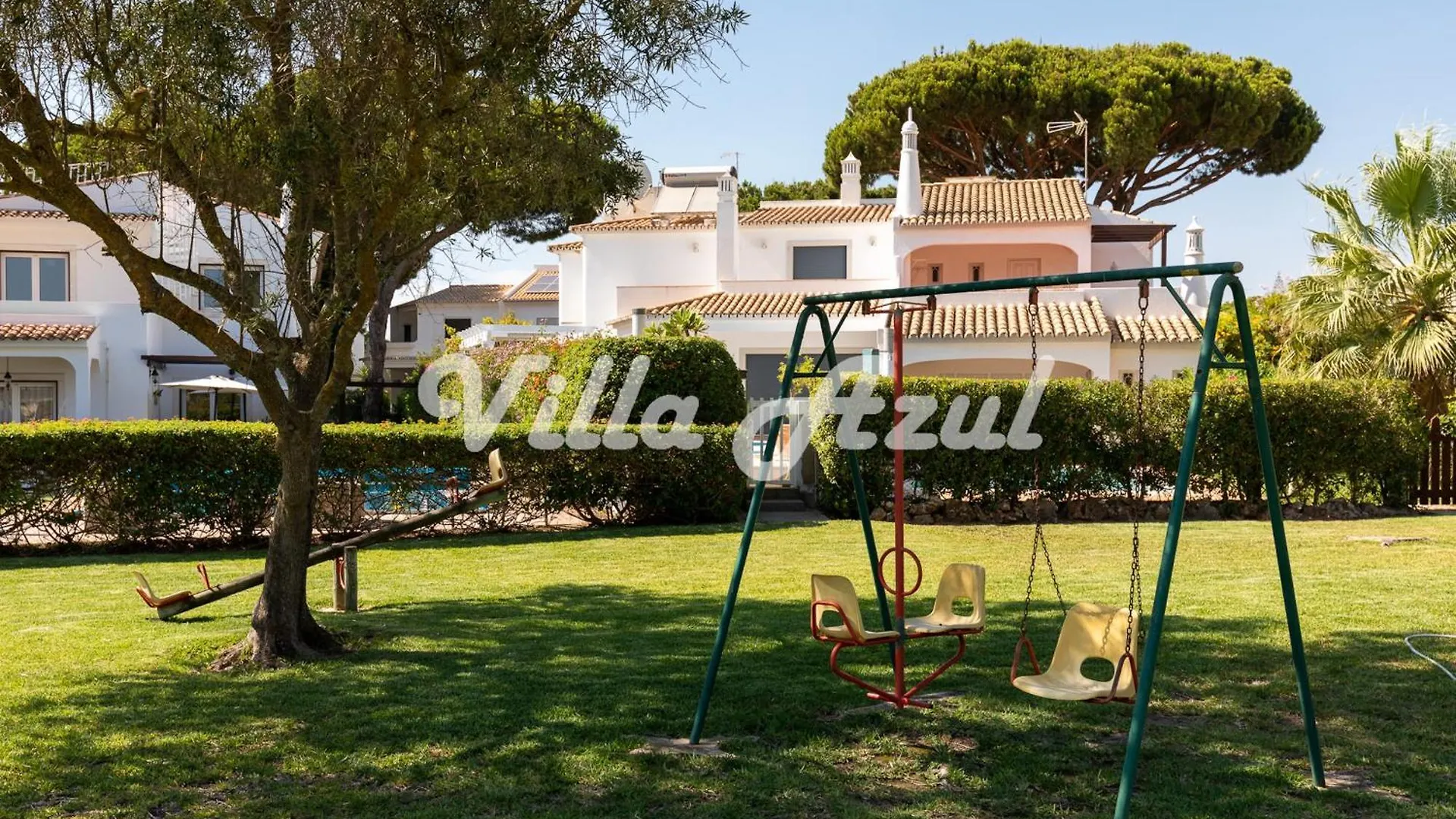 Elegant Villa With Private Pool In Quarteira Vilamoura