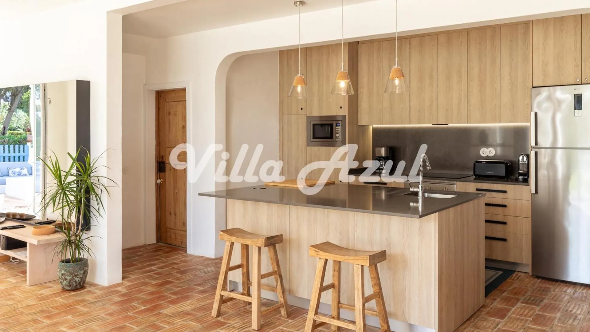 Elegant Villa With Private Pool In Quarteira Vilamoura