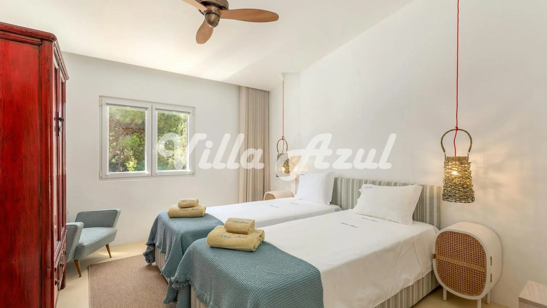 Elegant Villa With Private Pool In Quarteira Vilamoura