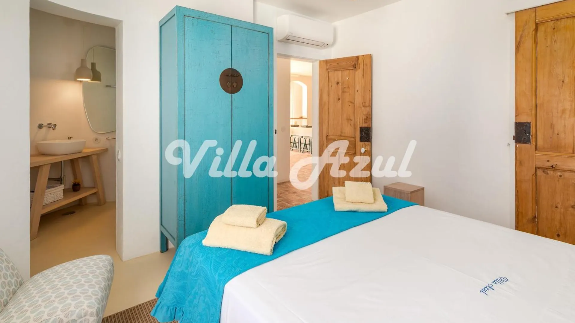 Elegant Villa With Private Pool In Quarteira Vilamoura