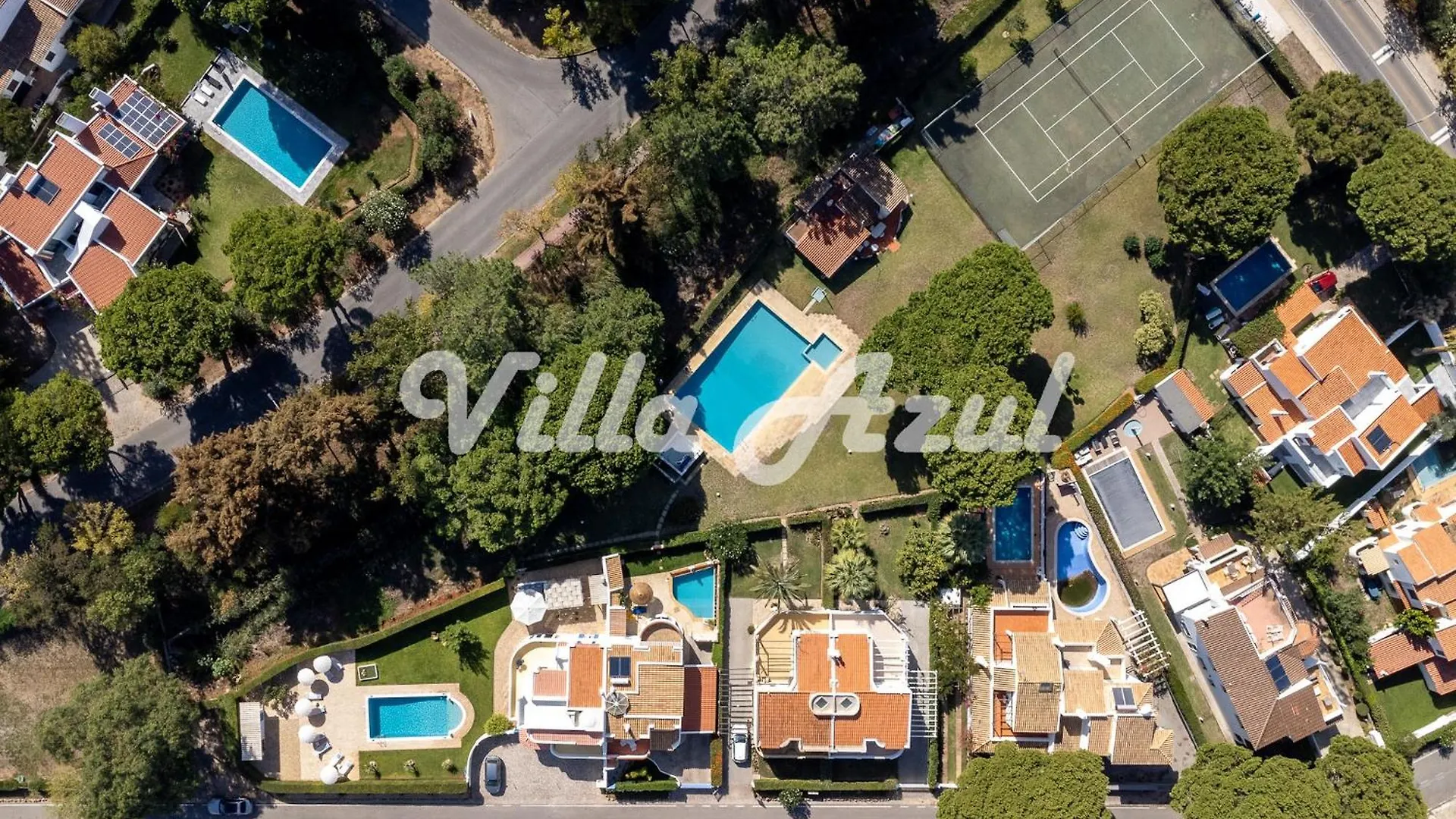 Elegant Villa With Private Pool In Quarteira Vilamoura